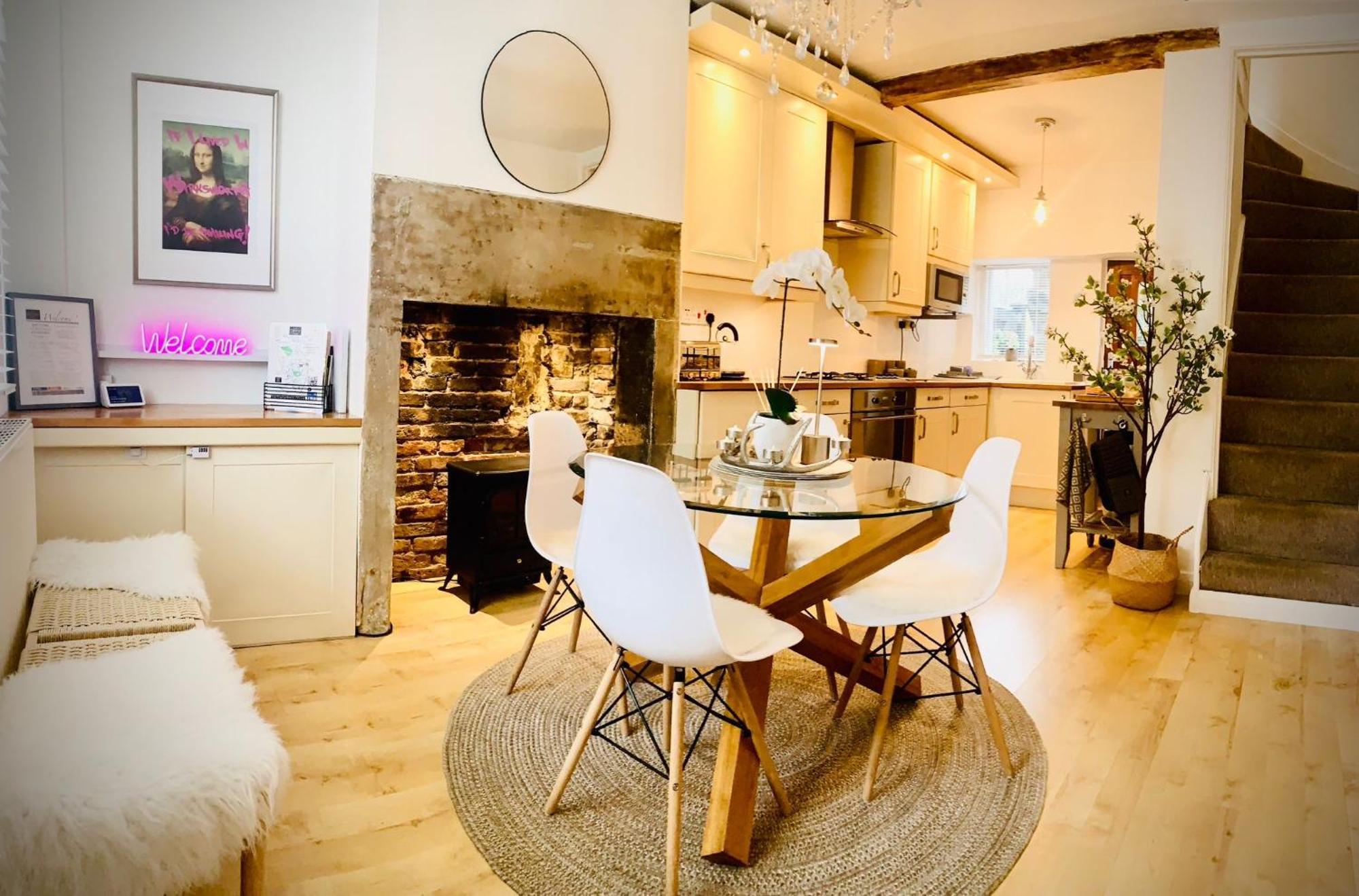 The Tenth House, Grade II Listed Georgian Town House, Wirksworth, Derbyshire, Peak District Cottage, Sleeps 4 Exterior photo