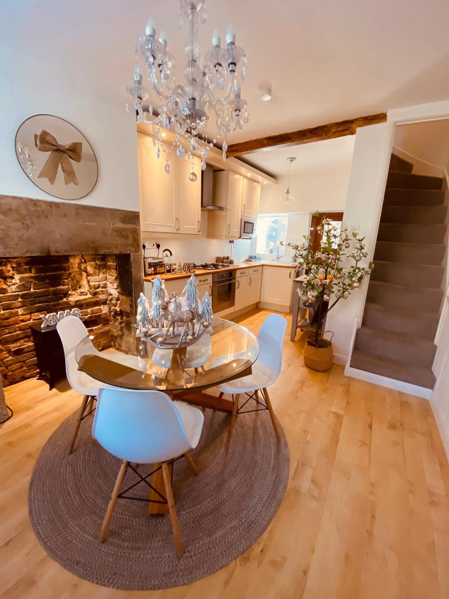 The Tenth House, Grade II Listed Georgian Town House, Wirksworth, Derbyshire, Peak District Cottage, Sleeps 4 Exterior photo